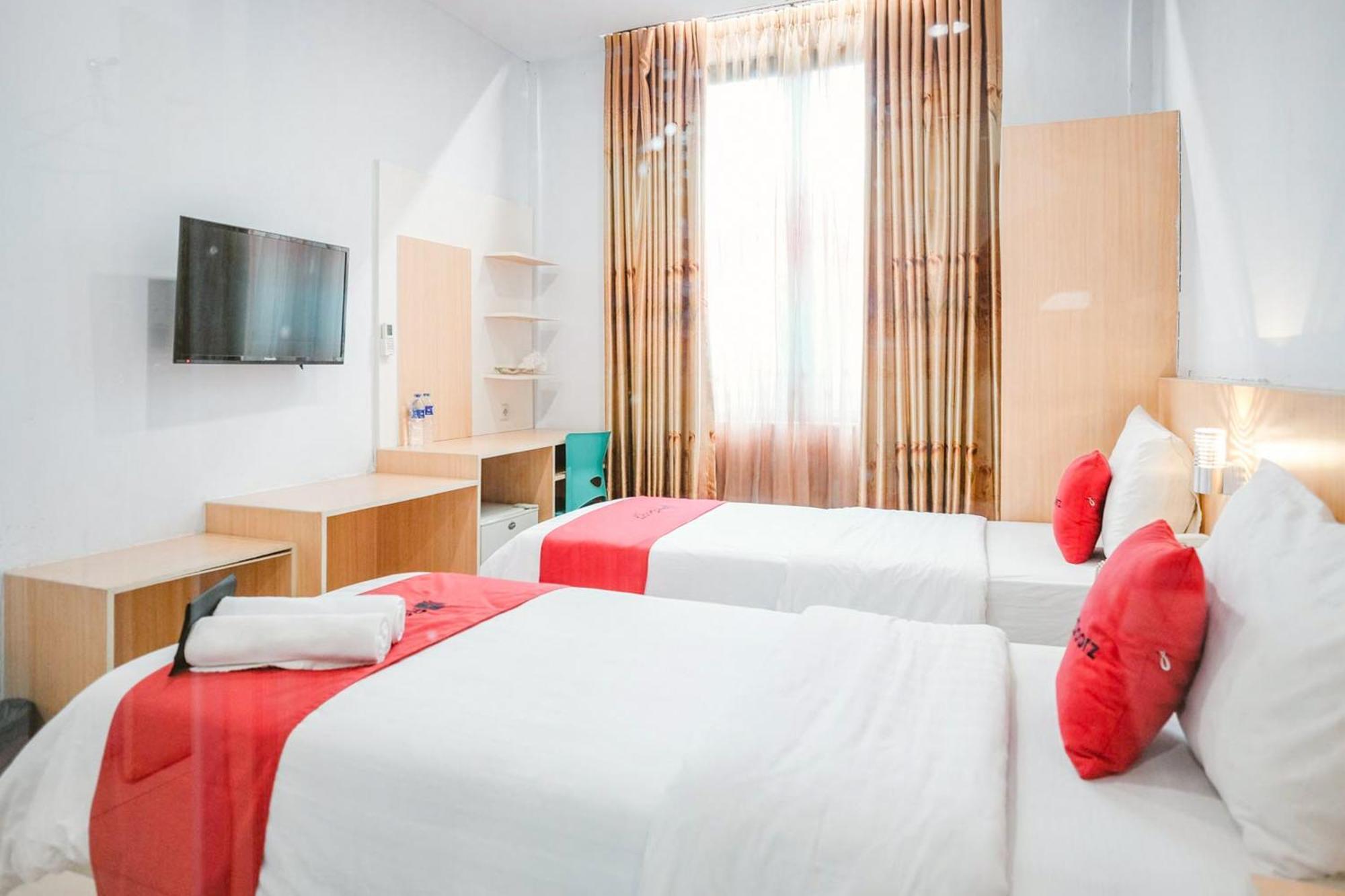 Reddoorz Premium At Hotel T-One Jambi Tanjungjohor Exterior foto