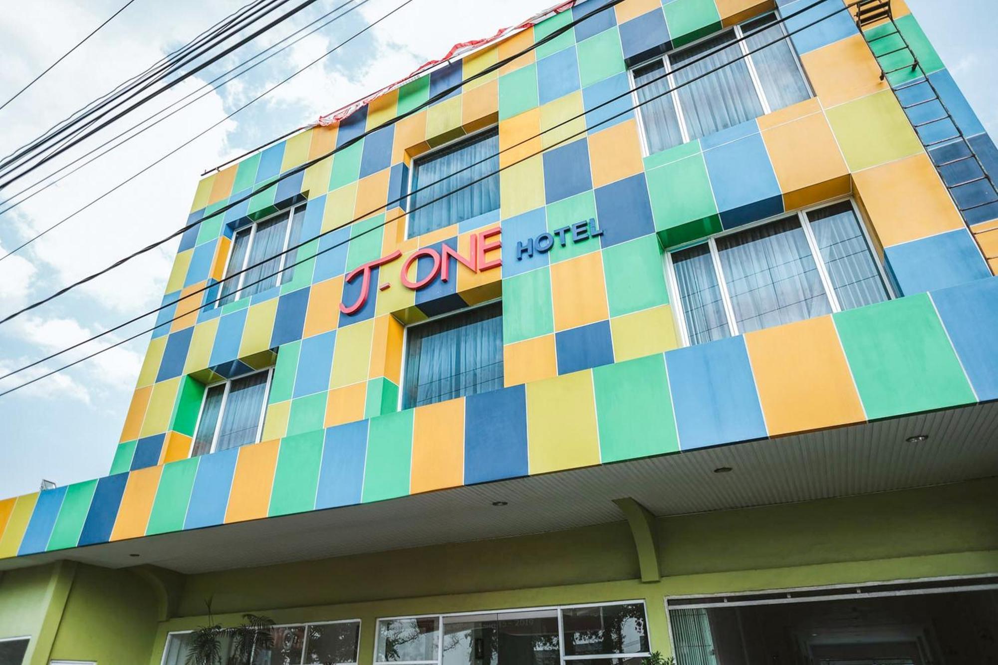 Reddoorz Premium At Hotel T-One Jambi Tanjungjohor Exterior foto