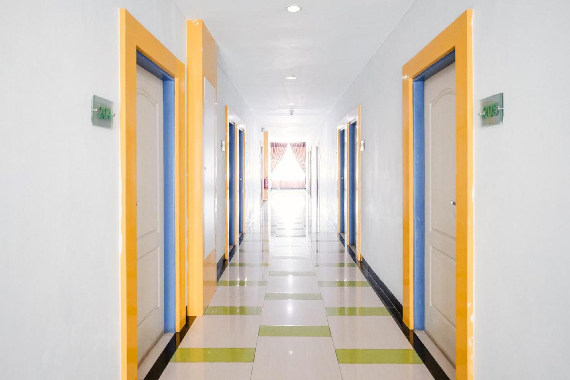 Reddoorz Premium At Hotel T-One Jambi Tanjungjohor Exterior foto